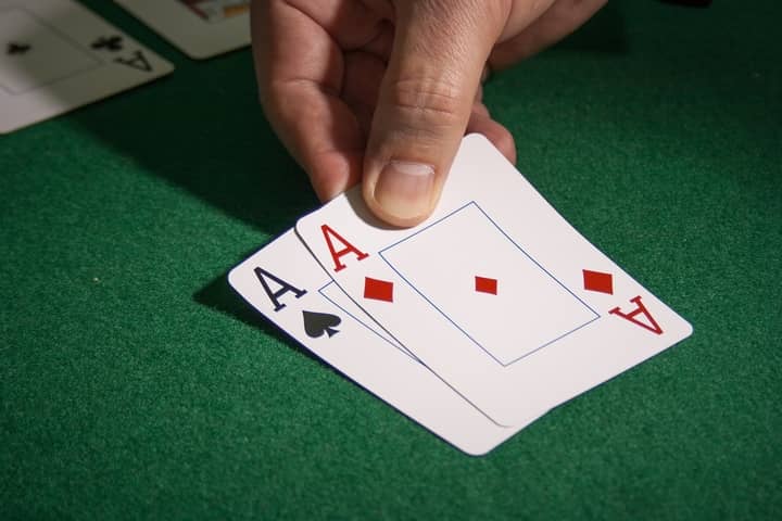 Play ultimate texas hold em Play ultimate texas hold em