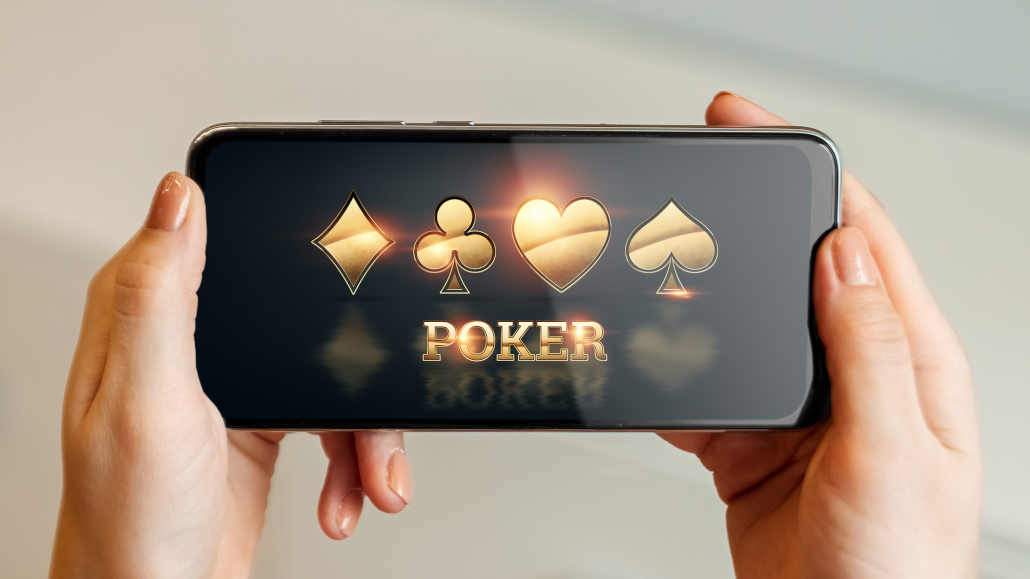 Playing Poker on Mobile Apps