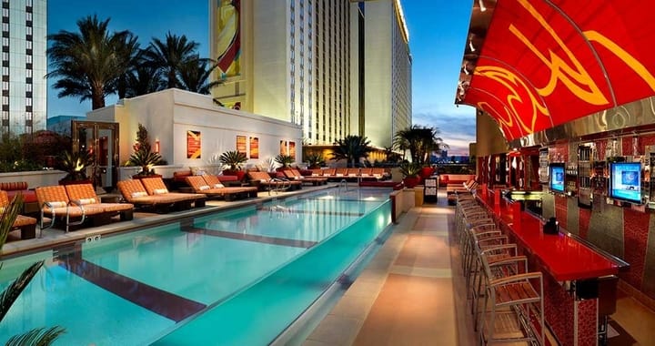 Golden Nugget pool