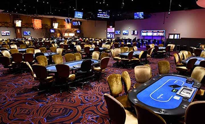 Mohegan-Sun-Poker-Room-Tables