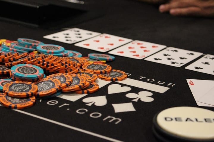 Cash games at Grosvenro Casino Victoria poker room