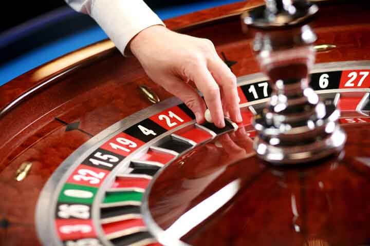 how to win at roulette consistently