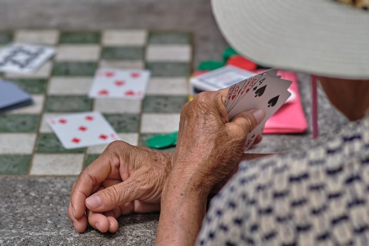 2 person card games Crazy 8s