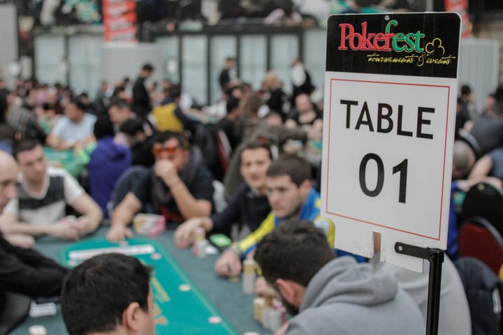 Poker staking in tournaments