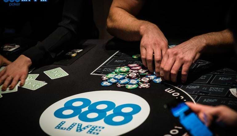 888poker-playing-pocket-deuces