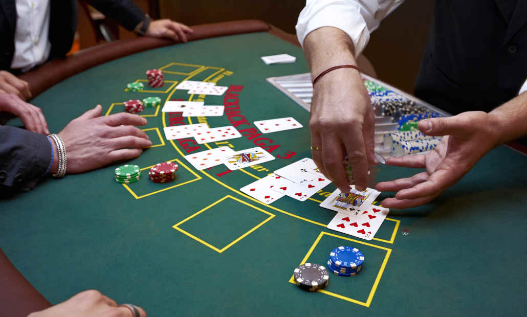 blackjack dealer salary with tips
