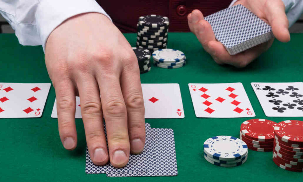 Texas Hold’em vs. Poker in a Casino Top 5 Differences