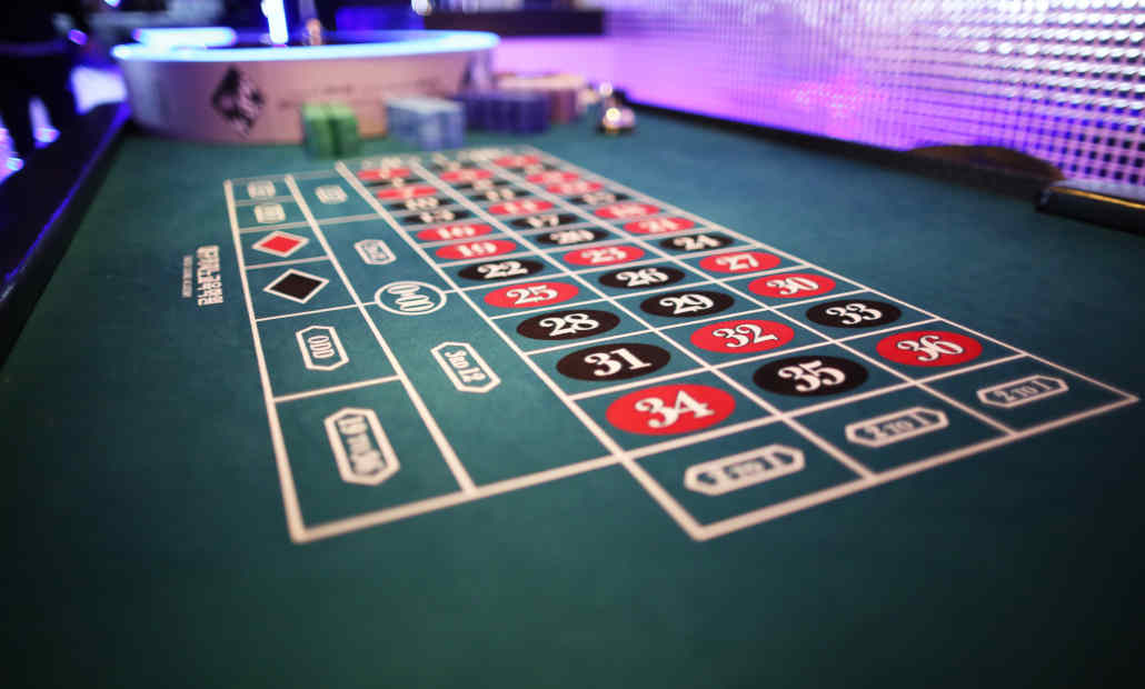 what are announced roulette bets