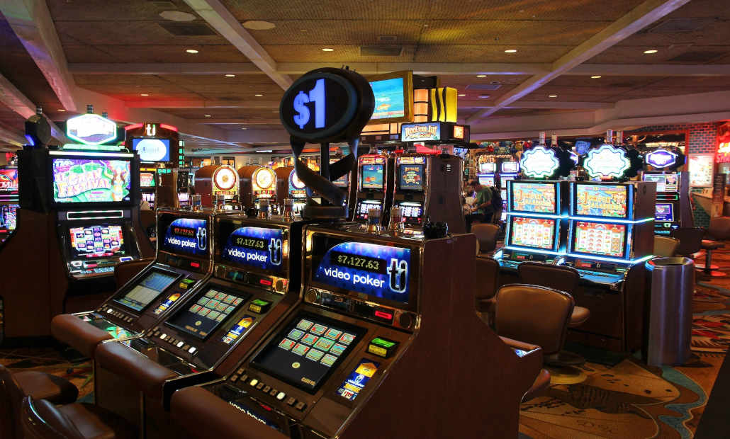 advantages of free video poker