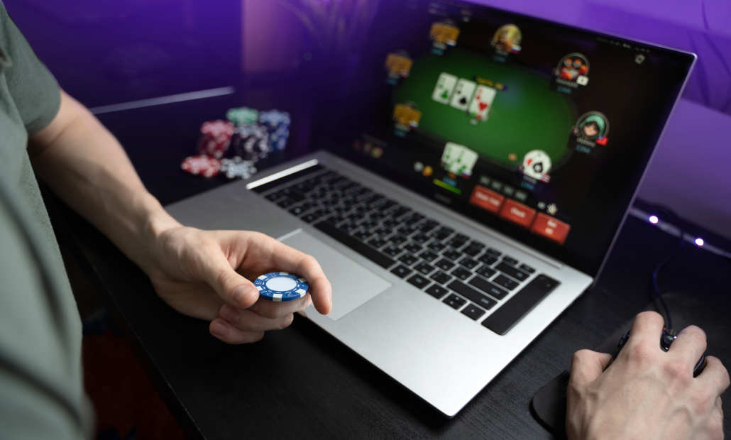 tips for playing poker online