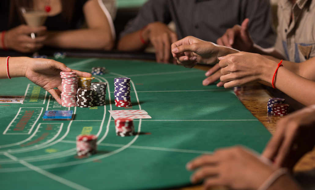 what makes baccarat a popular game