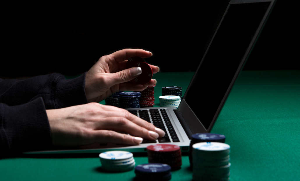 playing poker at no deposit casinos