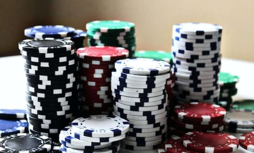 how to play poker like a pro