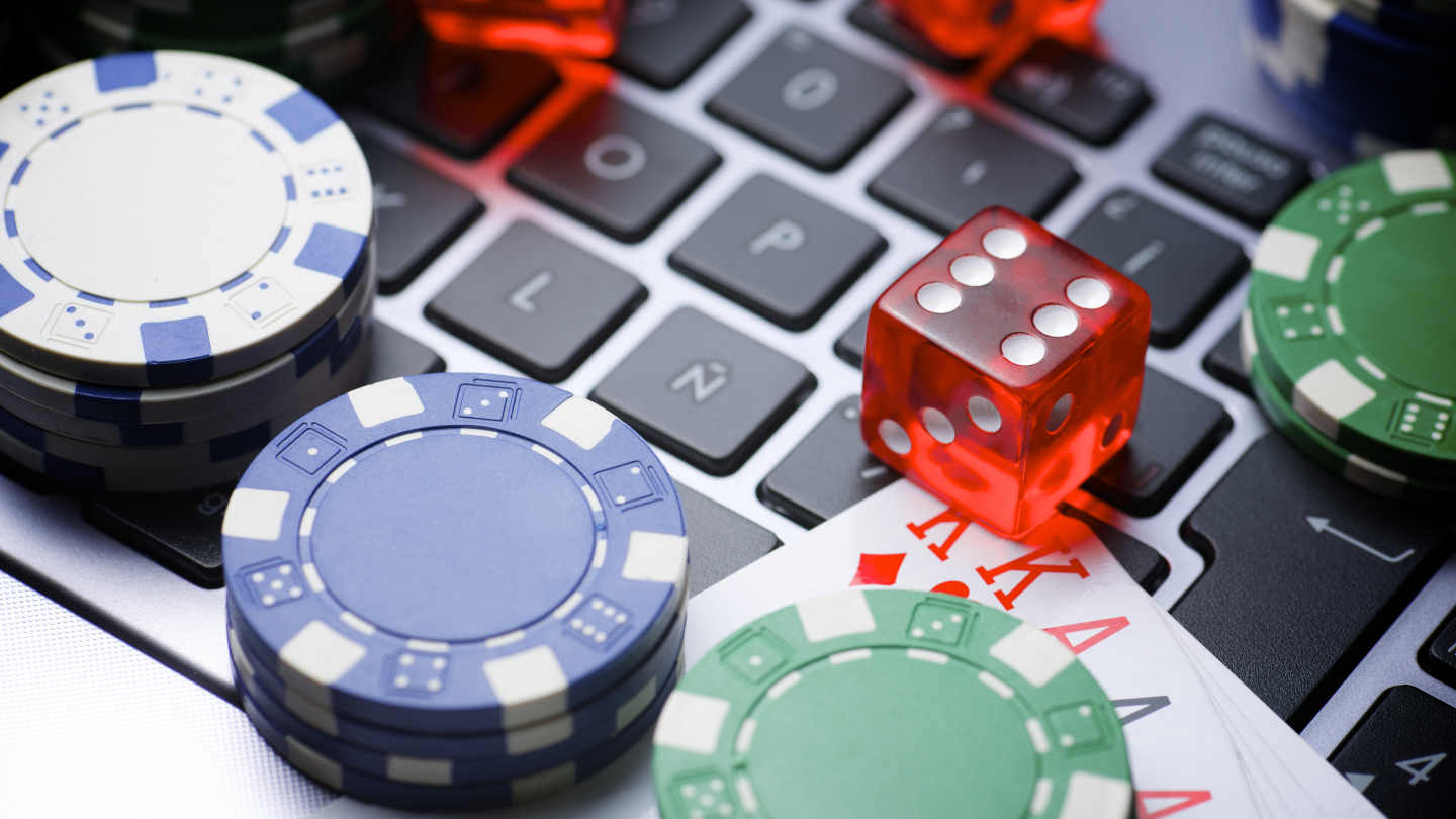 top features online casino