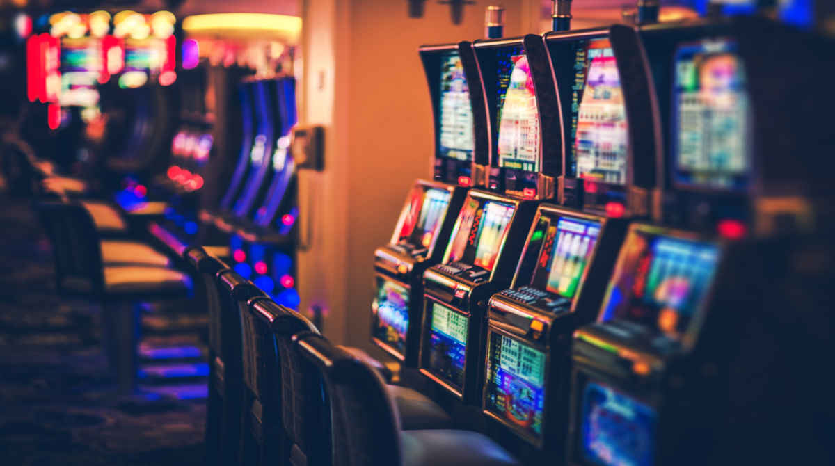 Pros and cons of casino slots