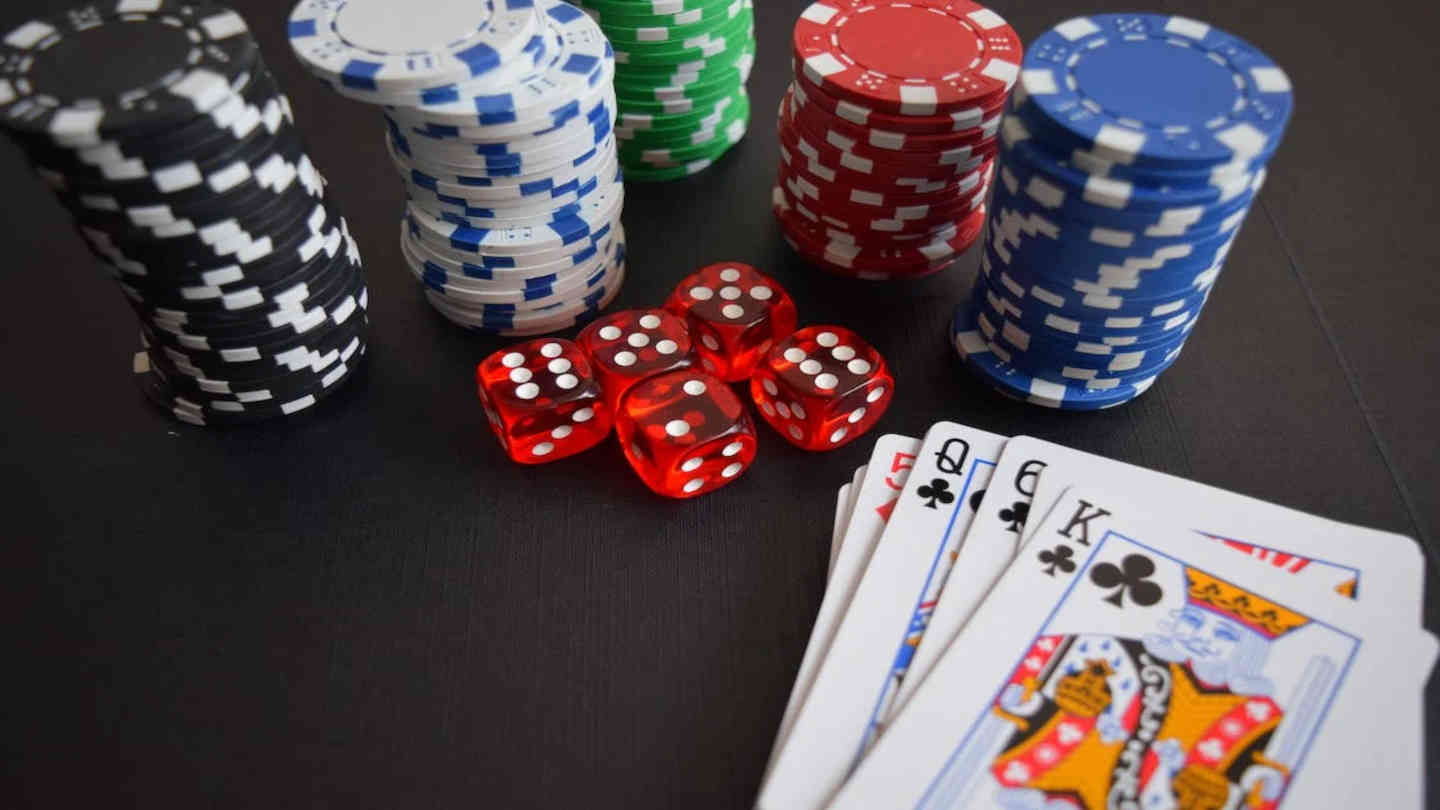 Turn Your Love For Poker Into a Business