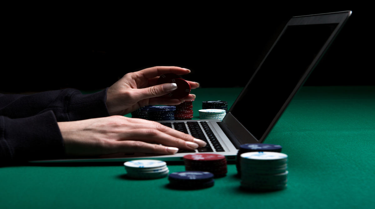 Download the Online Poker Software or Select a Reliable Online Platform
