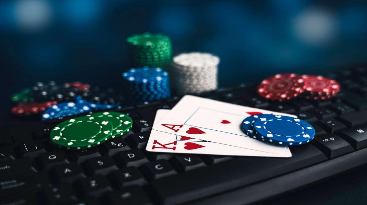 Online poker strategies for expert players