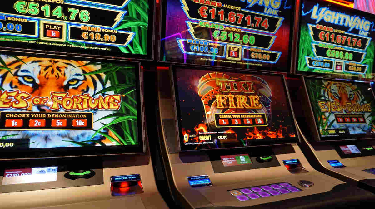 Slots graphics and symbols