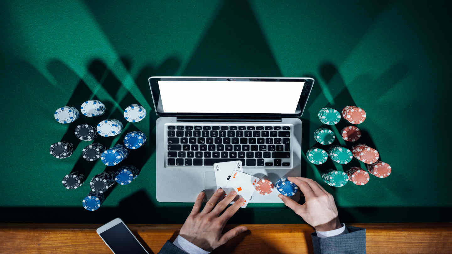 Three Reasons Why Online Poker is More Rewarding than the Offline Alternative