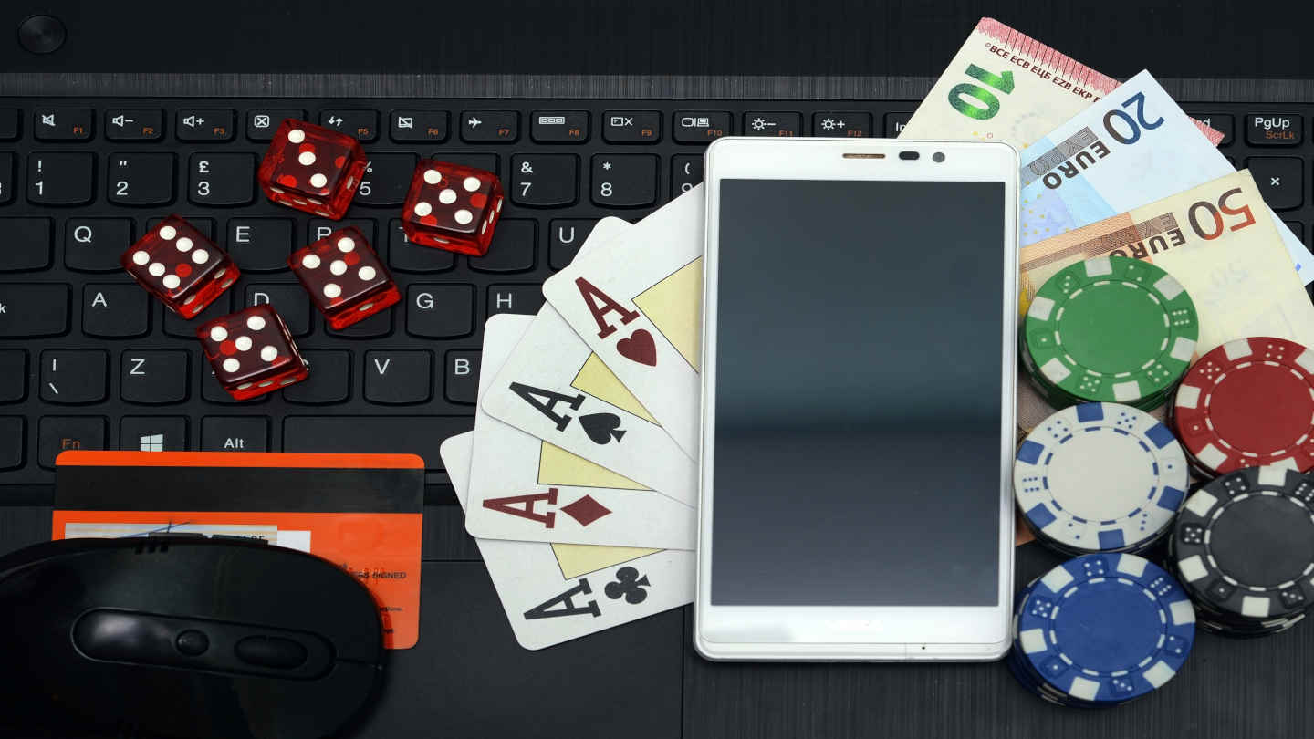How Much Money Do Online Casinos Make