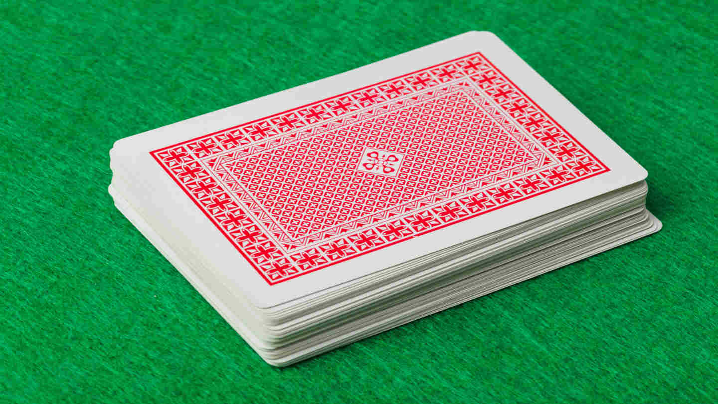 how many decks in 3 card poker