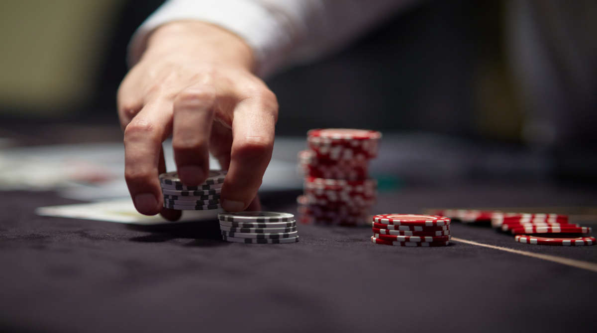 Lucrativeness Factors in Poker