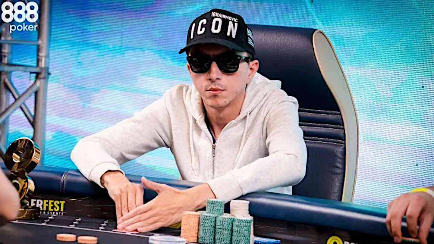 888poker poker clothes tells